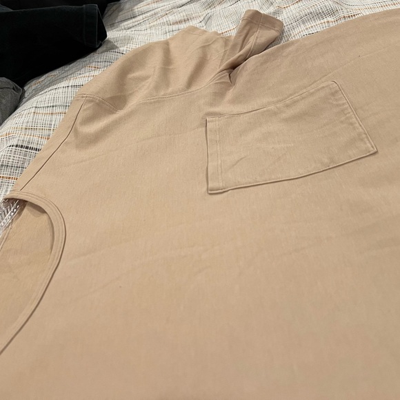 Lululemon Chest Pocket Relaxed Fit T Shirt, Color White Opal, Mens Size XL - Picture 4 of 9